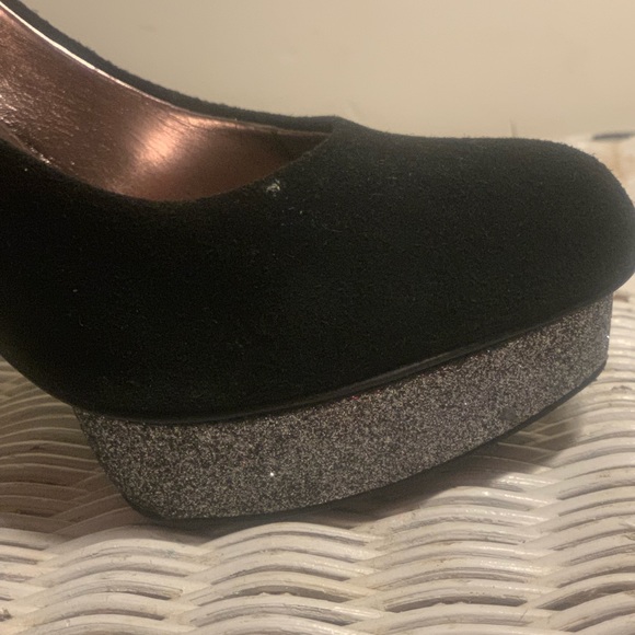 Pumps - Picture 3 of 5